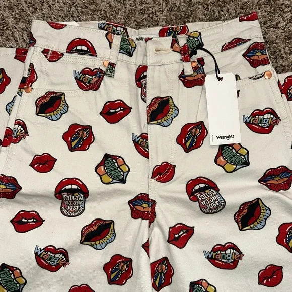 Wrangler White Jeans with Red and Blue Lip Print - Picture 3 of 4